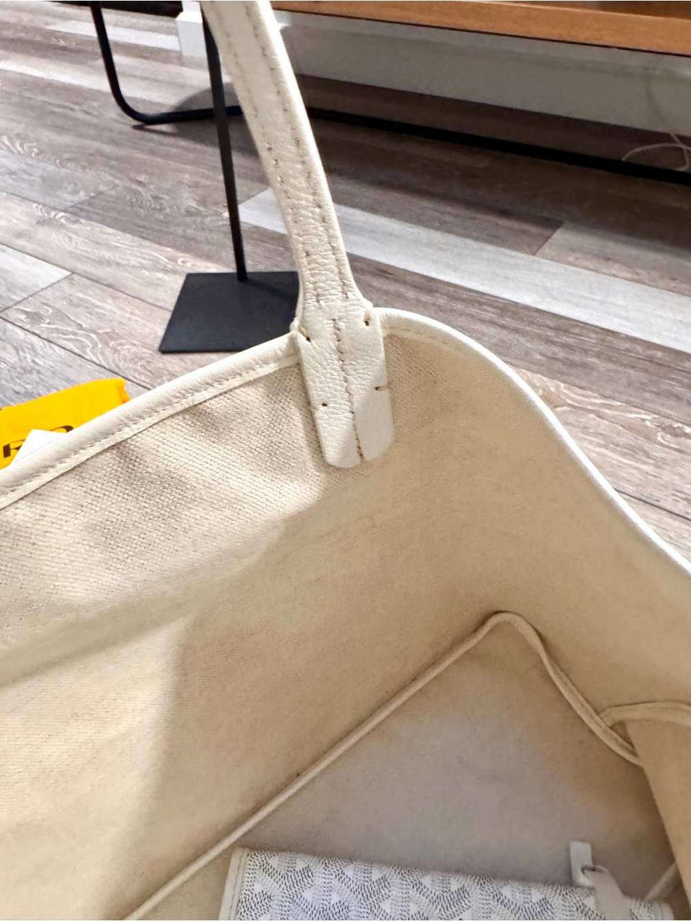 Goyard Saint Louis Tote in White with Matching Pouch - Picture 7 of 12